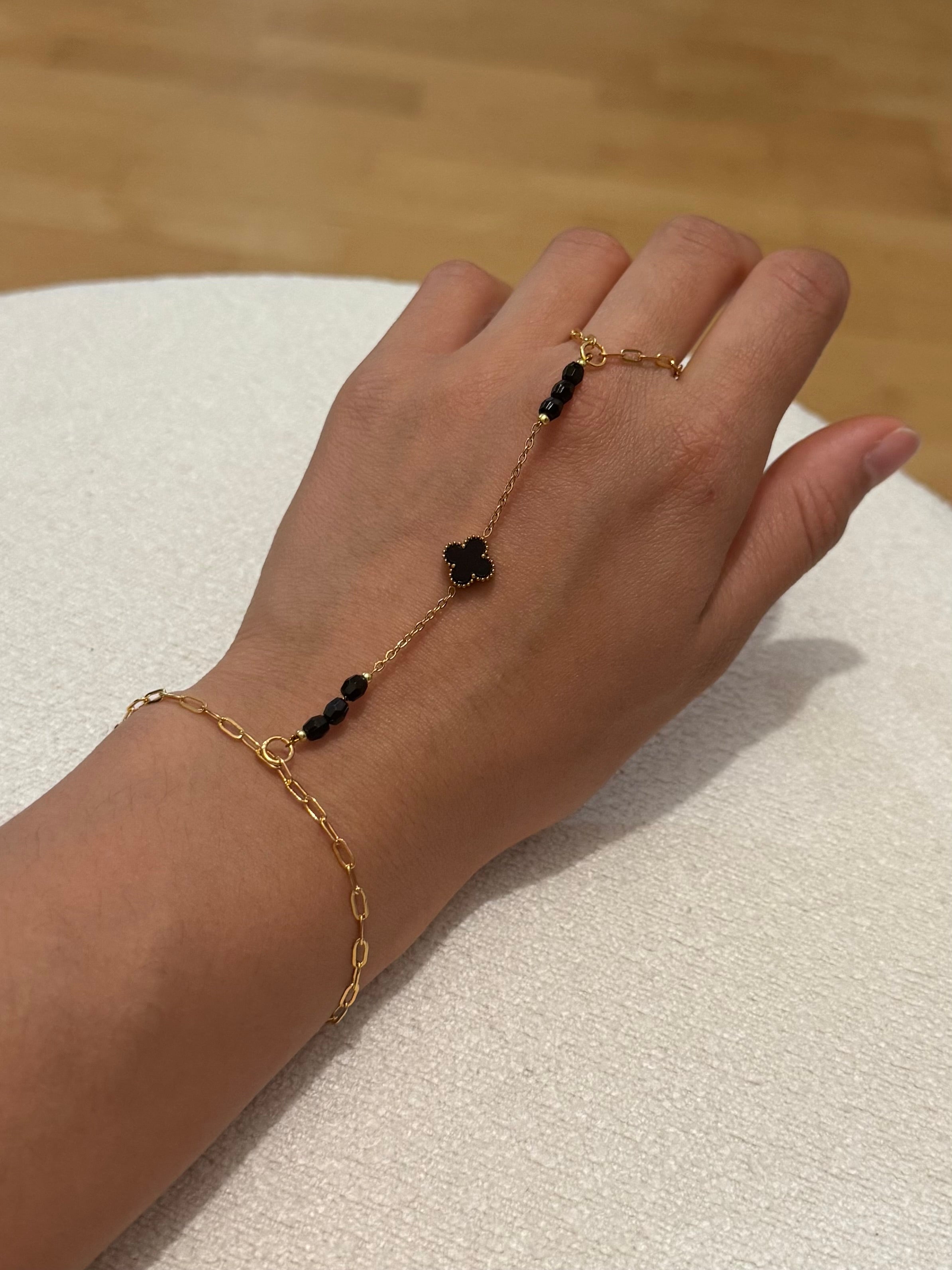 Black Clover Handkette